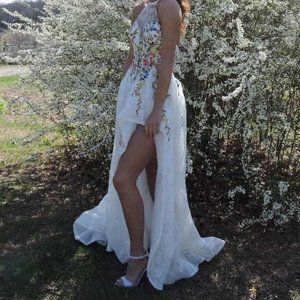 SHERRI HILL WHITE FLORAL LACE PROM DRESS